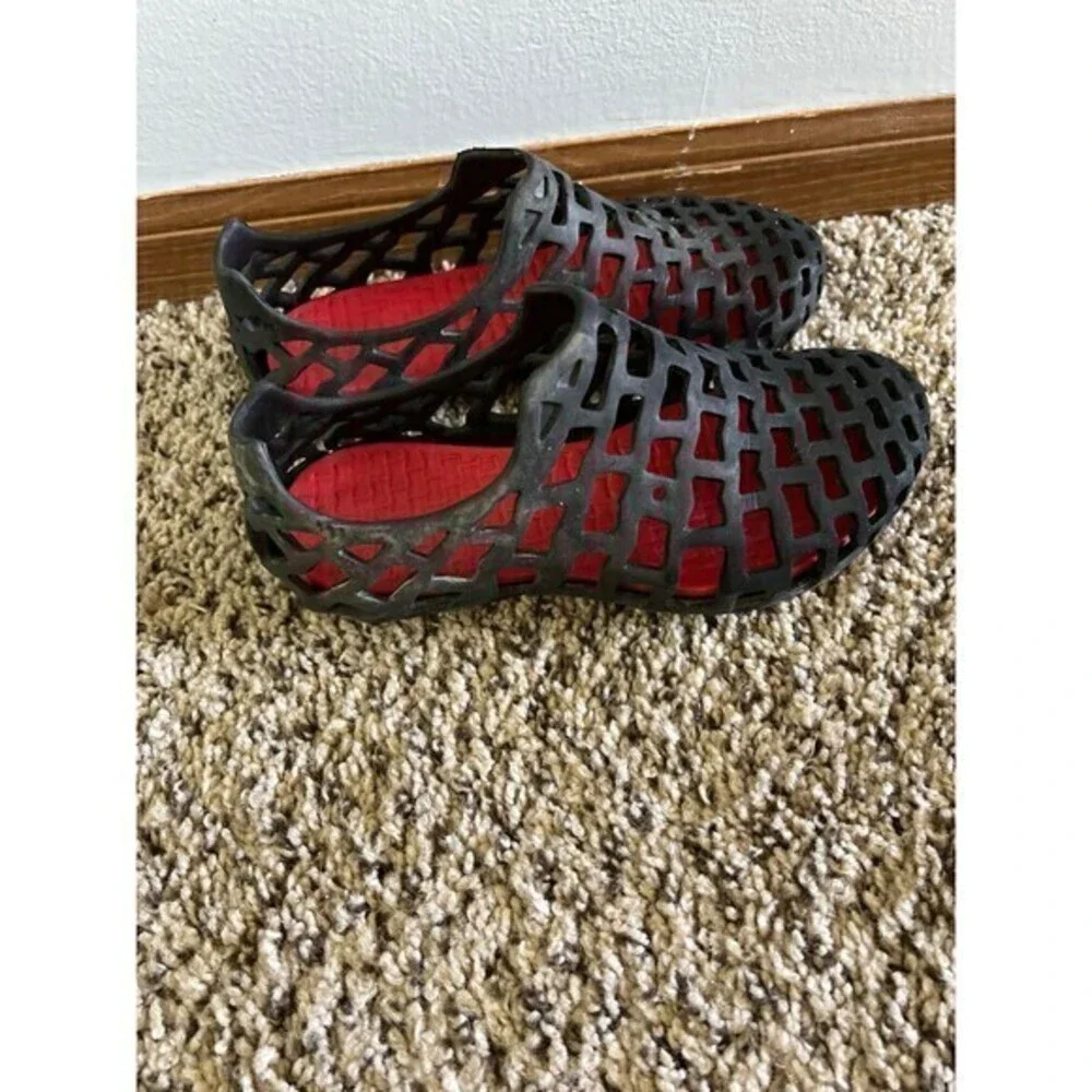 water‎ shoes boys size 1